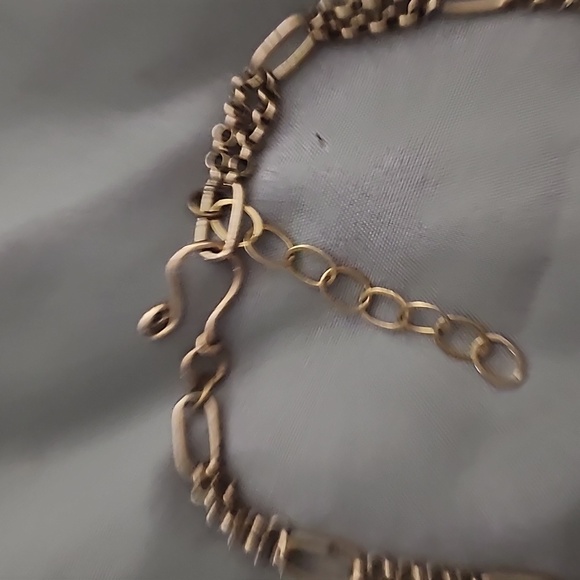 Elegant Gold Circle Pendant Necklace - Picture 2 of 4